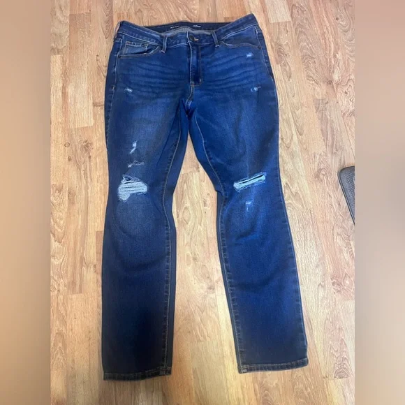 Old Navy midrise, rockstar, distressed, dark wash 12 short women’s jeans - Picture 1 of 4